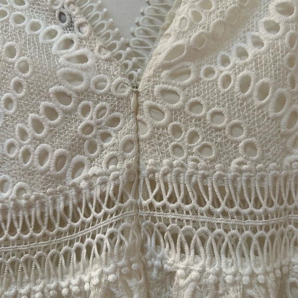 Ark NC white eyelet dress - Picture 3 of 5